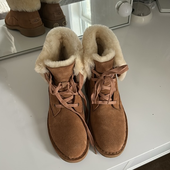 Ugg tie boots - Picture 3 of 4